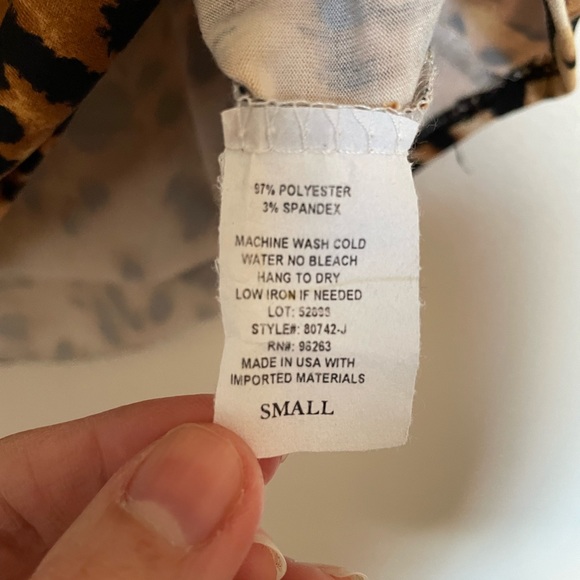 Olivia Rae Mock Neck Leopard Prints Tops (Size S) - Picture 6 of 7